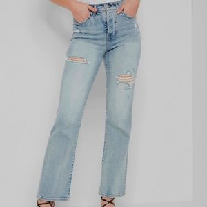✨️✨️NEW✨️✨️ High waisted light wash button.Fly 90s Bootcut jeans